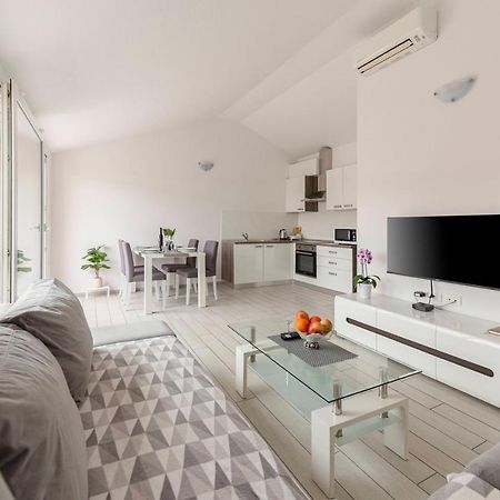Apartments Era Изола Екстериор снимка